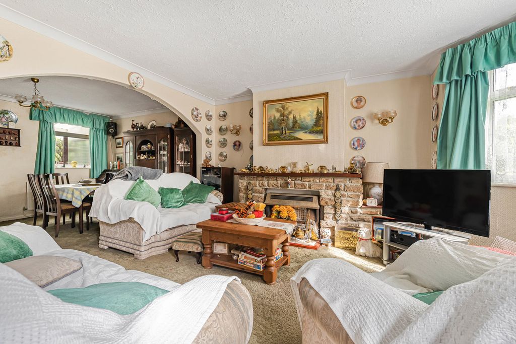 Property photo 2 of 16 12_78985.Jpg