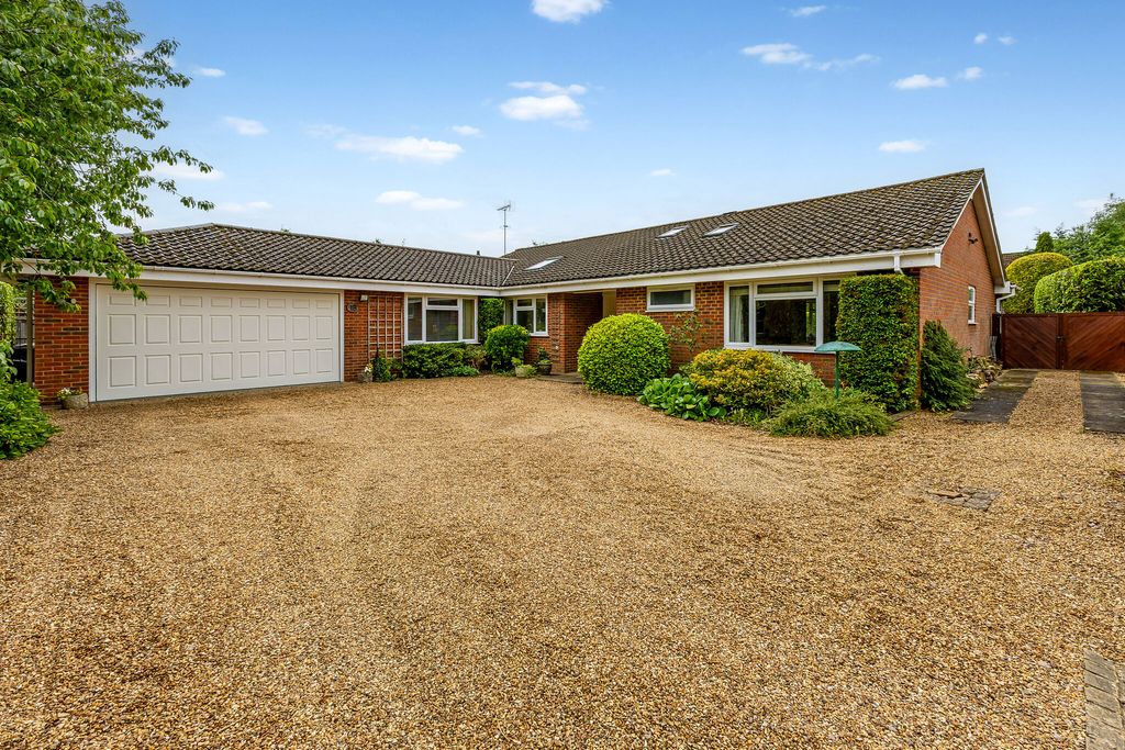 Property photo 1 of 27