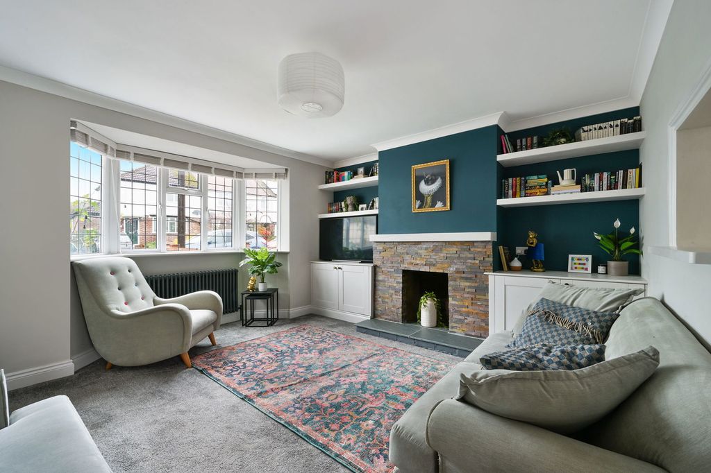 Property photo 2 of 12