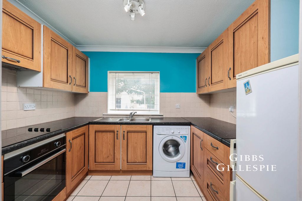 Property photo 3 of 10 Photo