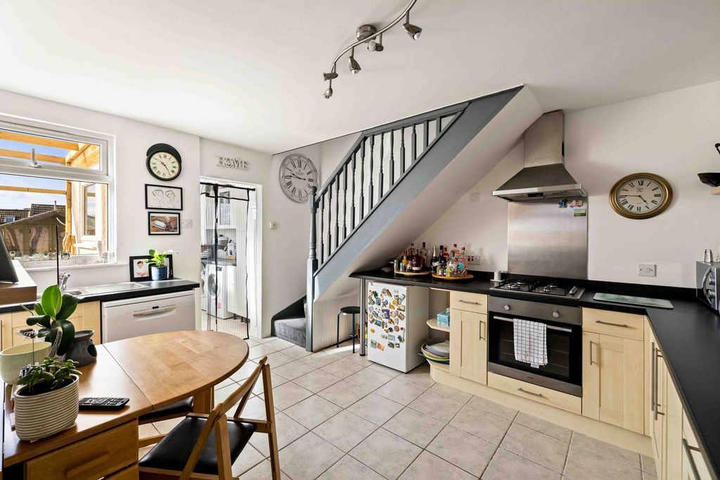 Property photo 3 of 13