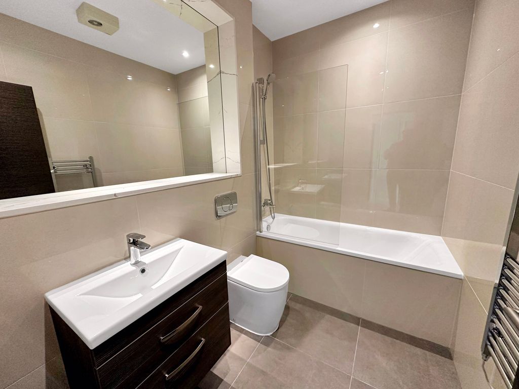 Property photo 3 of 9 Photo 7