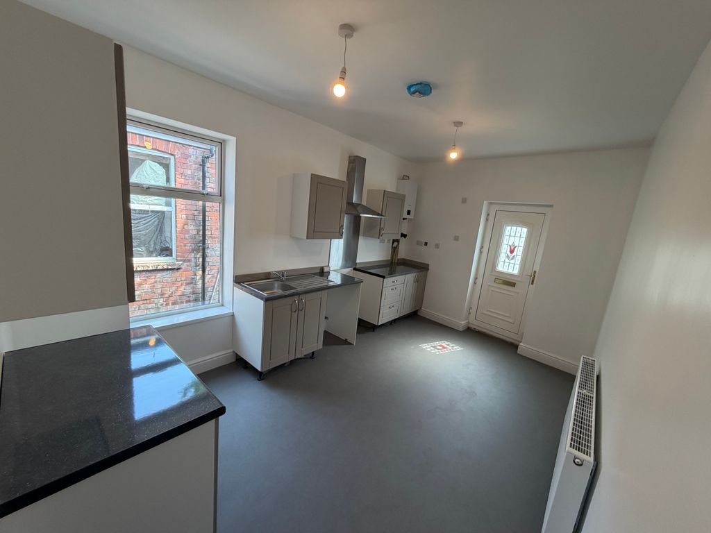 Property photo 1 of 5 Kitchen