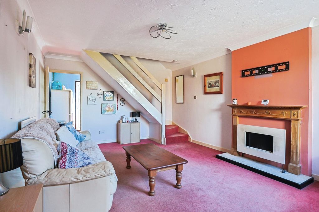Property photo 2 of 16 Pbox-Img.Jpg