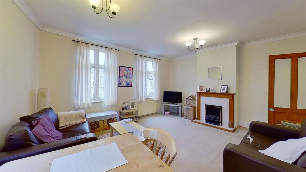 Property photo 2 of 10 Duntshill-Road-Earlsfield-Sw18-01252022_153857.Jpg