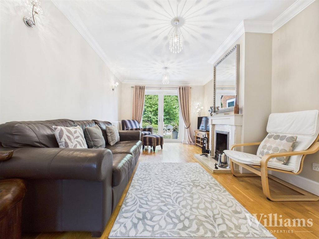 Property photo 2 of 32 Cam02861G0-Pr0438-Still018.Jpg