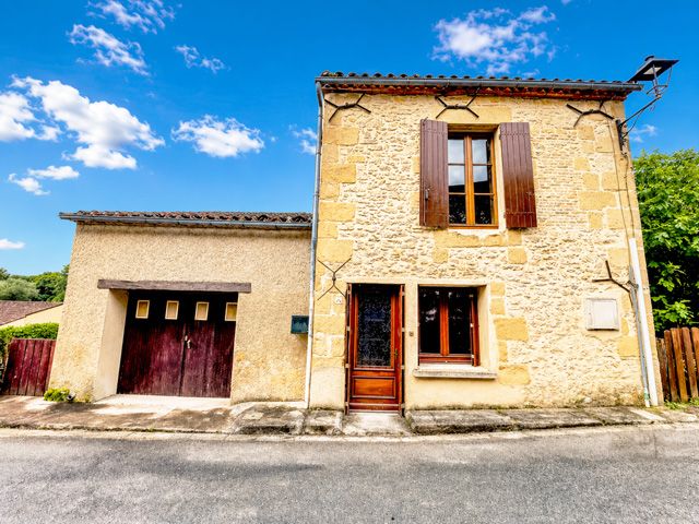 Property photo 1 of 18 Main Exterior View