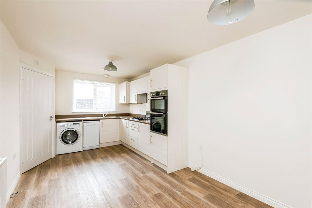 Property photo 3 of 12 Kitchen