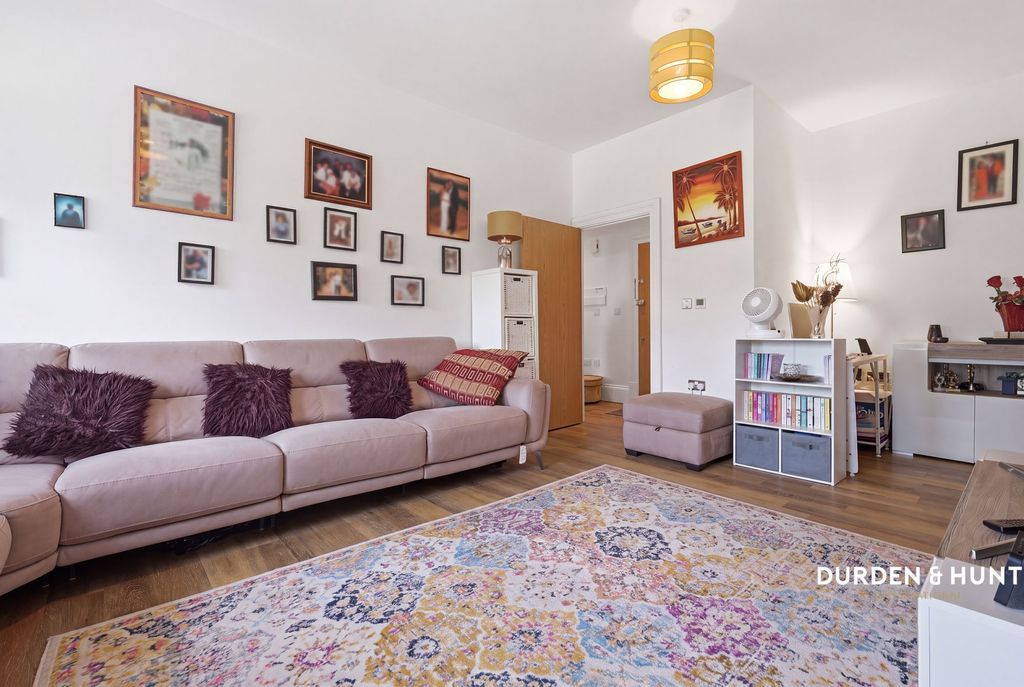 Property photo 3 of 19