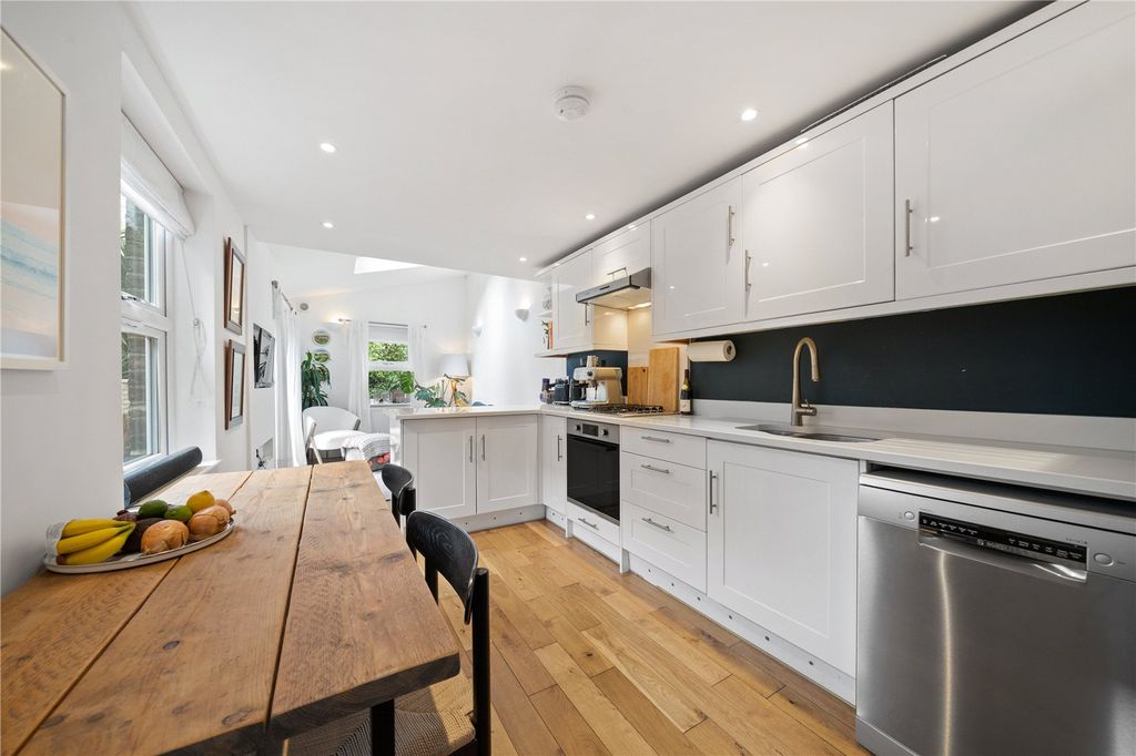 Property photo 1 of 11 Kitchen