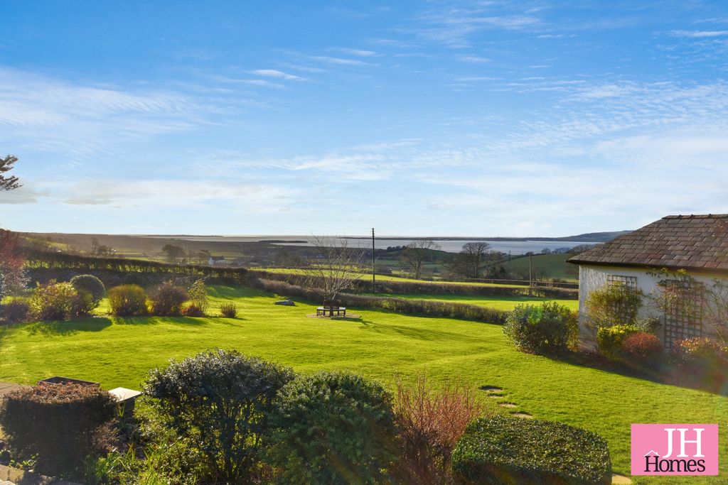 Property photo 2 of 47