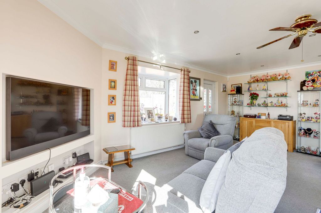 Property photo 3 of 23