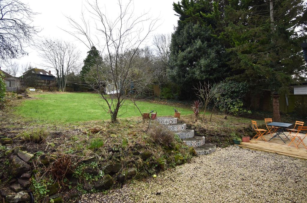 Property photo 3 of 34 Garden