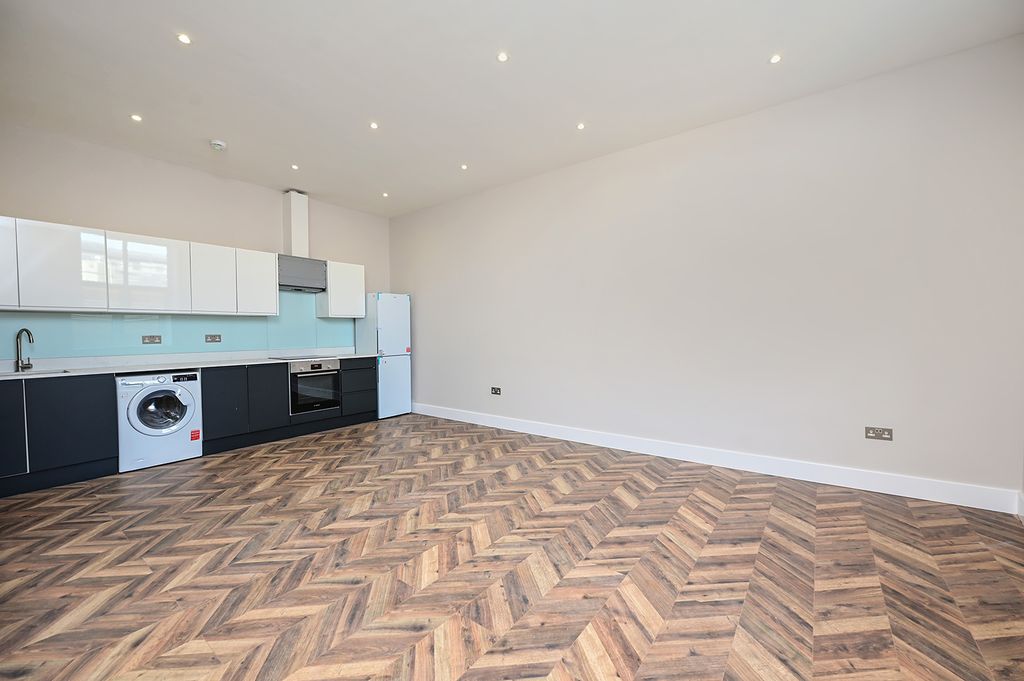 Property photo 1 of 5 Kitchen/Living Room