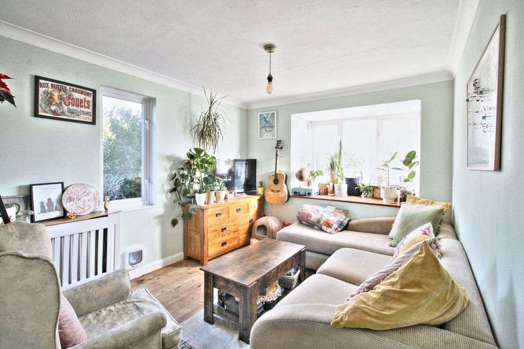 Property photo 3 of 9