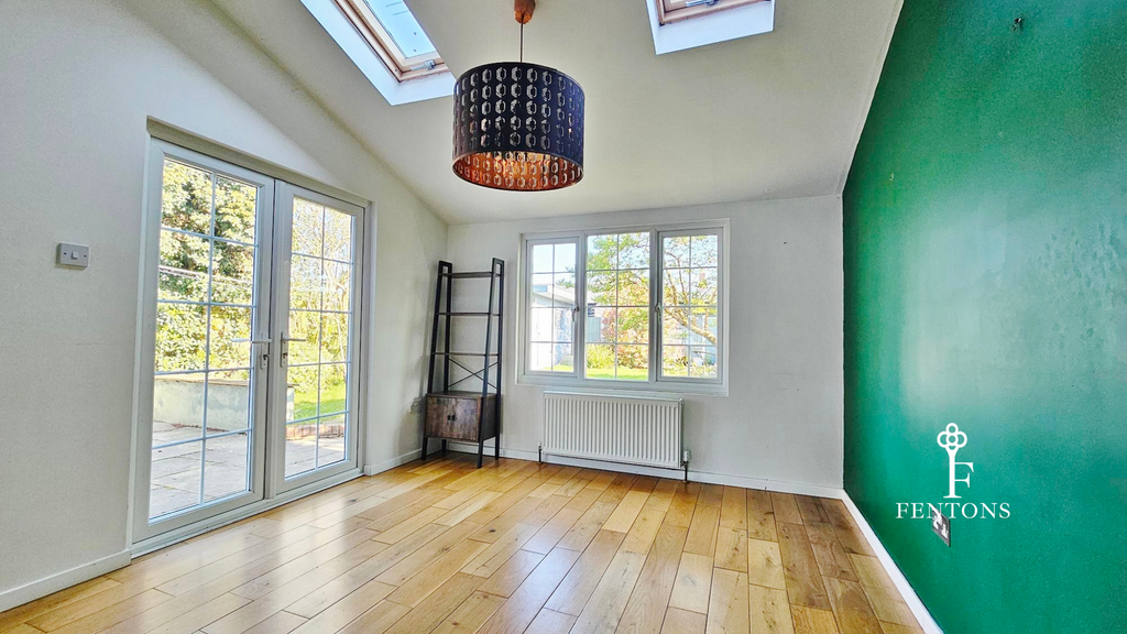 Property photo 2 of 21 Conservatory