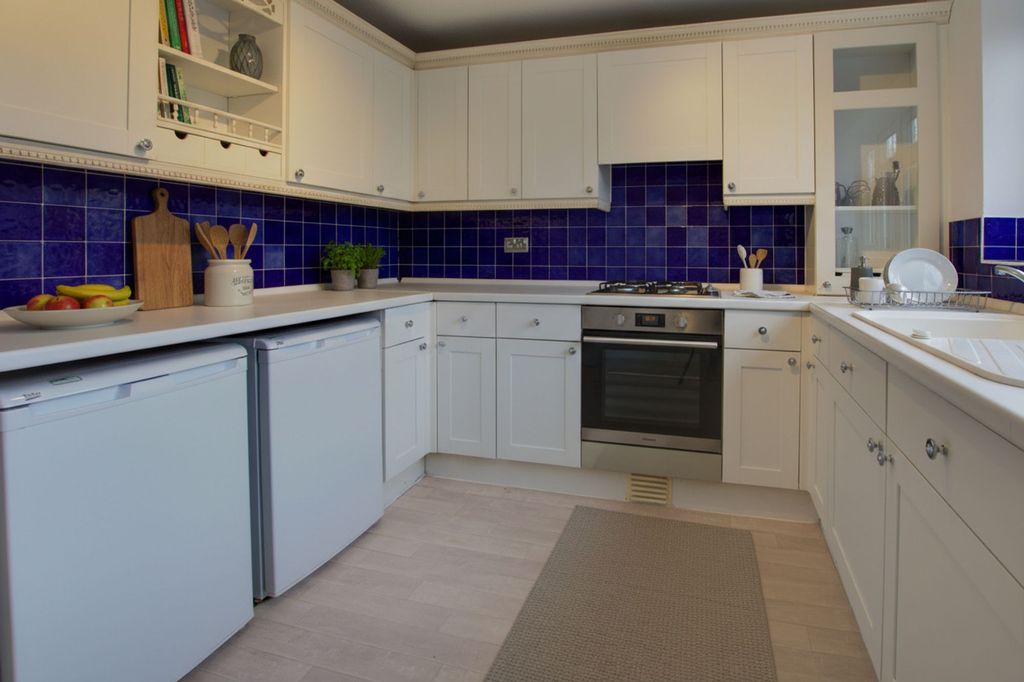 Property photo 2 of 20