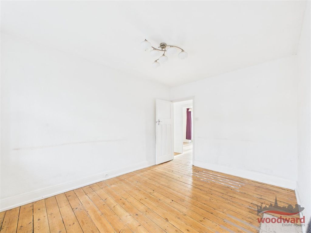 Property photo 3 of 20 Living Room