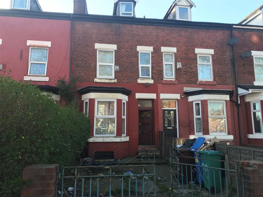 Property photo 2 of 18