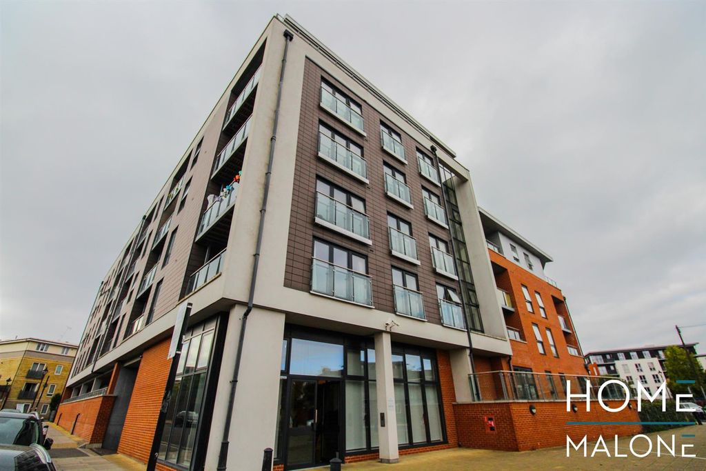 Property photo 2 of 26