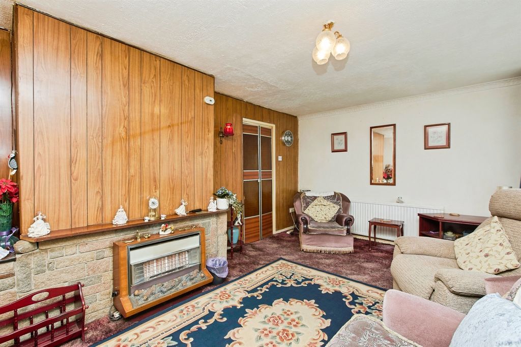 Property photo 3 of 20