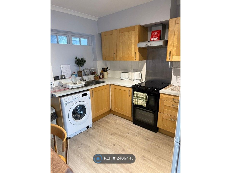 Property photo 2 of 12 Kitchen