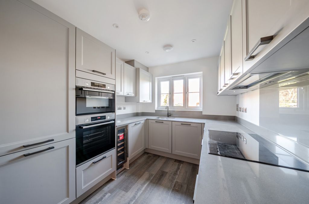Property photo 2 of 17 1524608-9-1A10c9d...