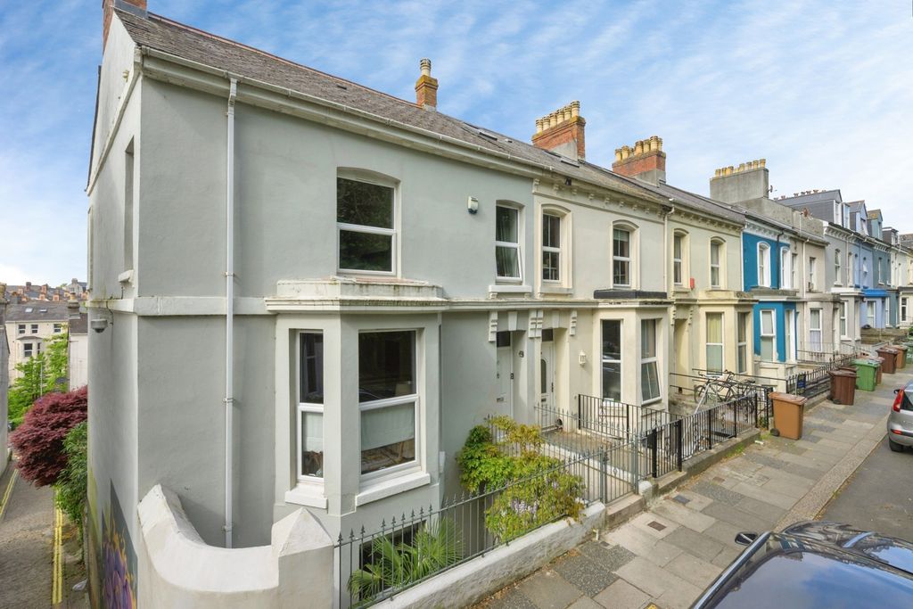 Property photo 2 of 31 Pbox-Img.Jpg