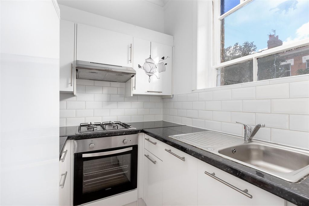 Property photo 3 of 6