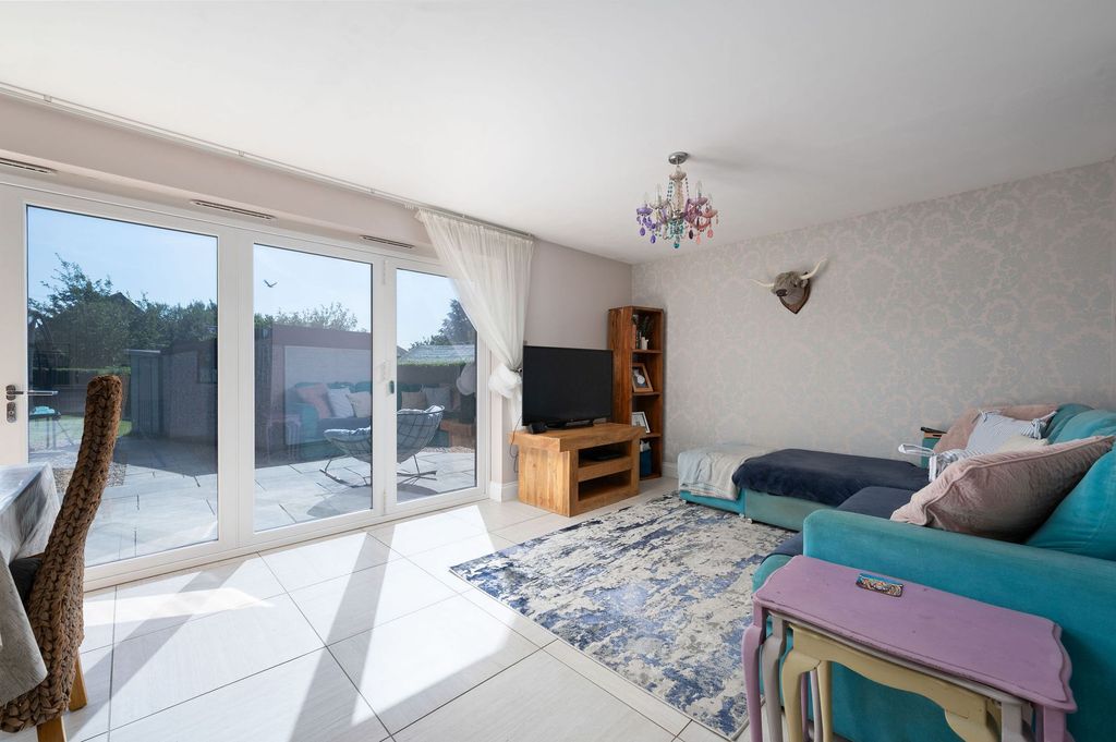 Property photo 3 of 33