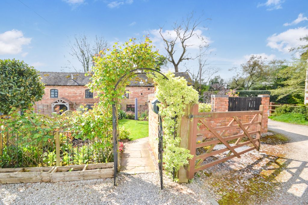 Property photo 2 of 28 Archway