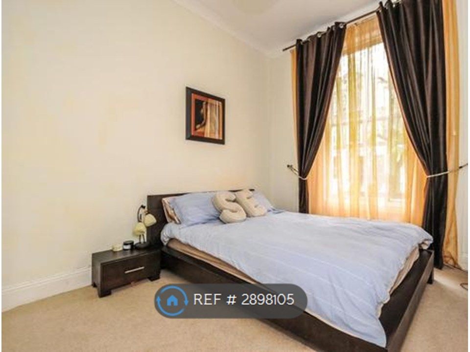 Property photo 2 of 5 Master Bedroom