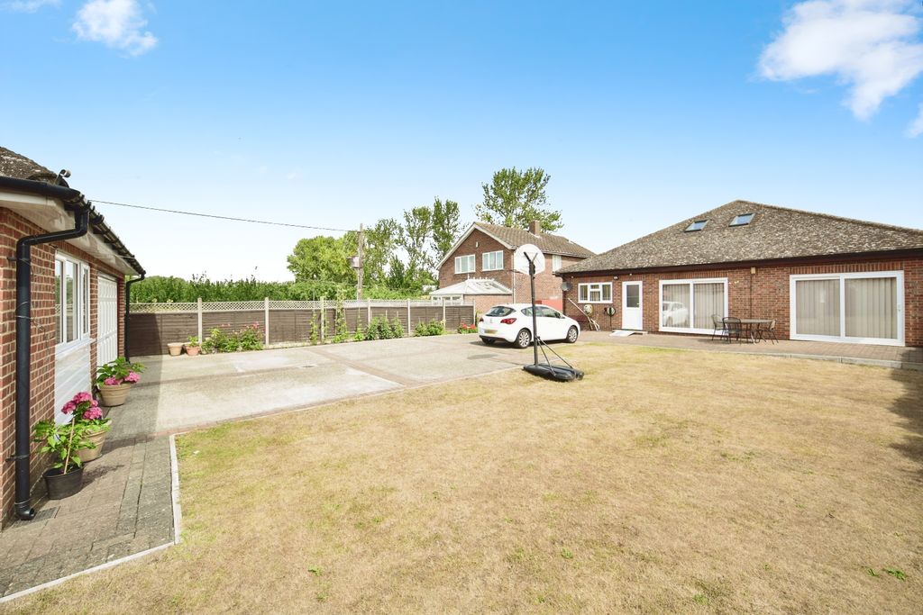 Property photo 2 of 20