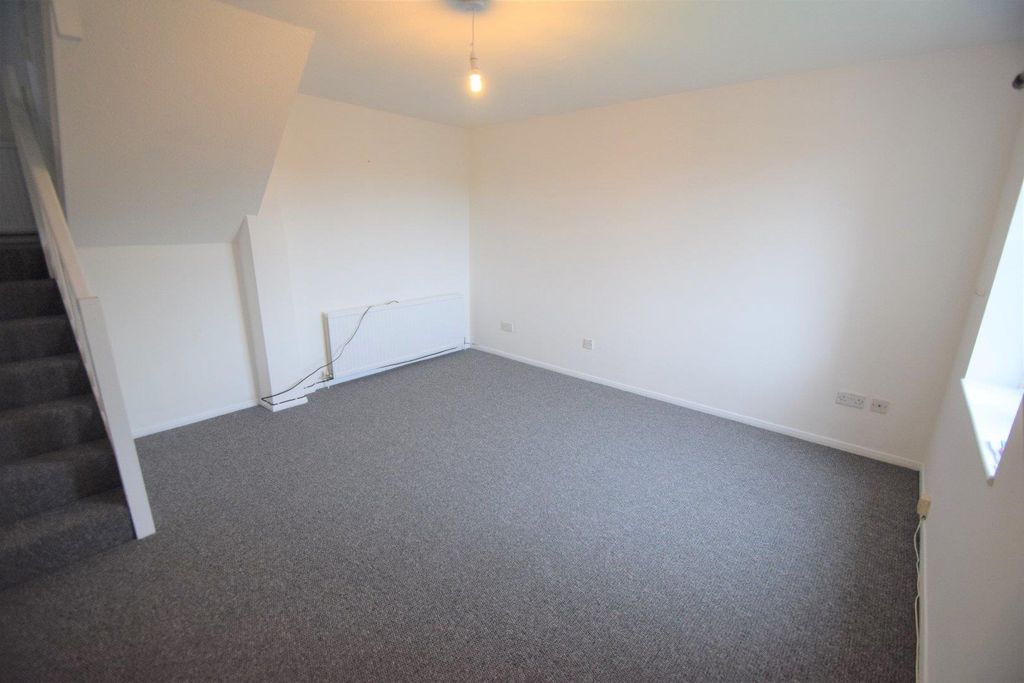 Property photo 2 of 5 Tiverton Seddons