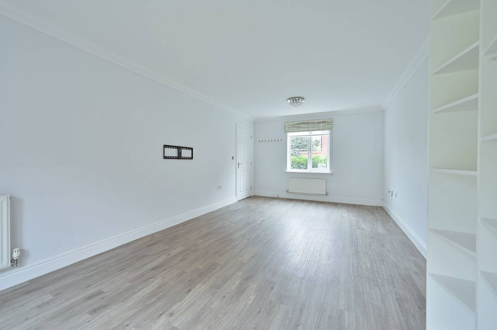 Property photo 1 of 25