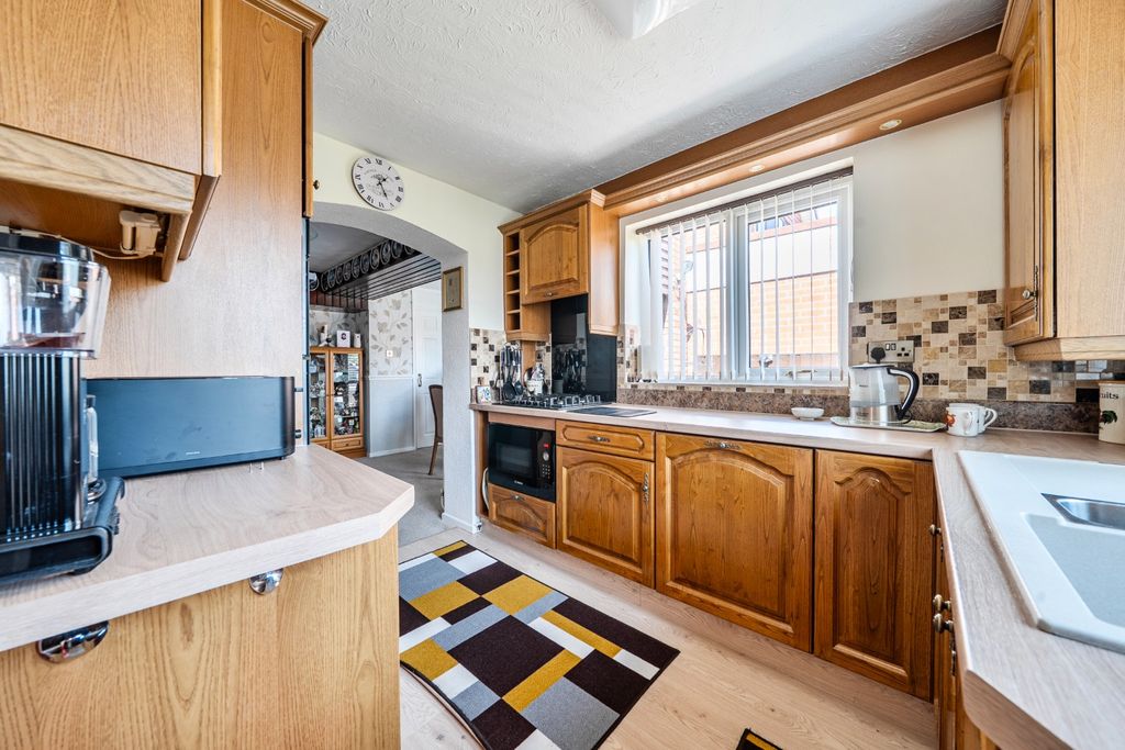 Property photo 3 of 20 5558033