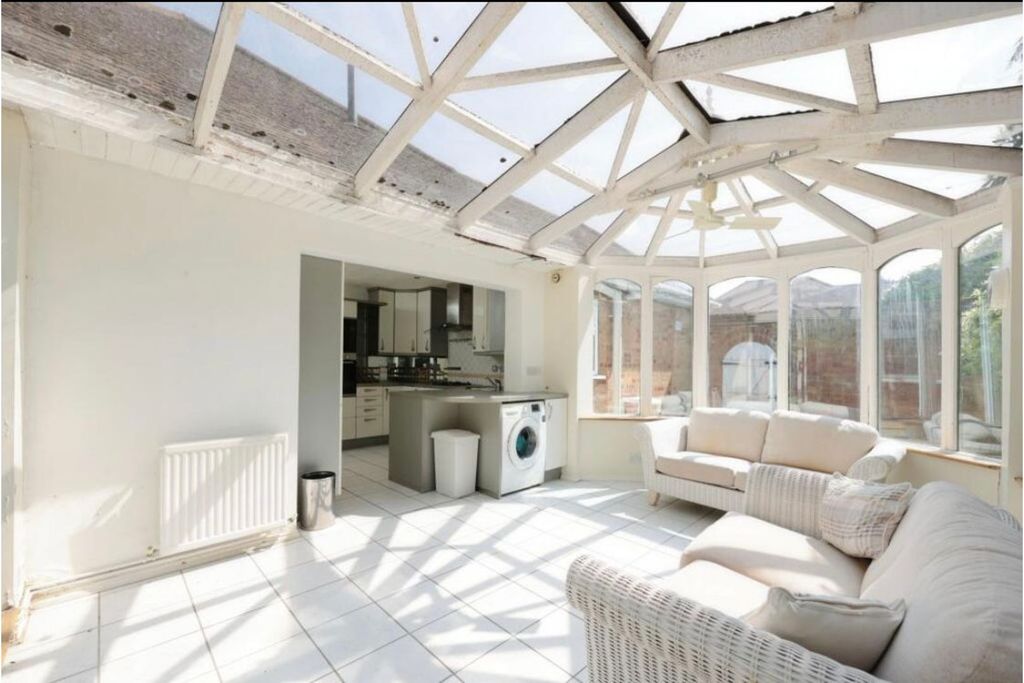 Property photo 2 of 8 Conservatory