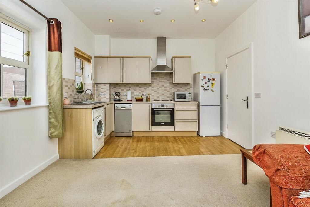 Property photo 2 of 12