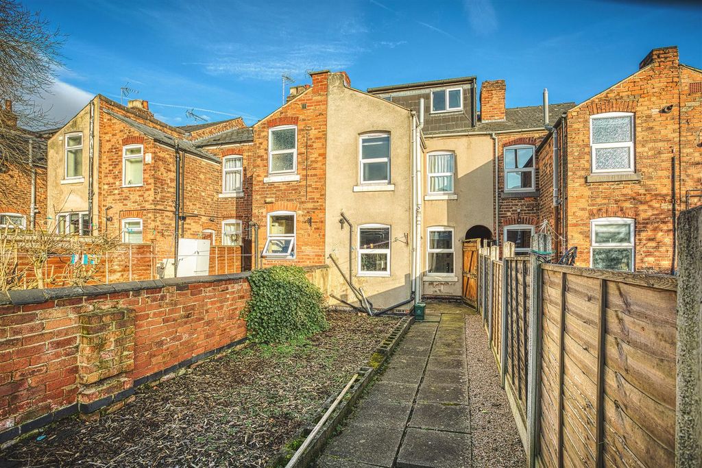 Property photo 2 of 11