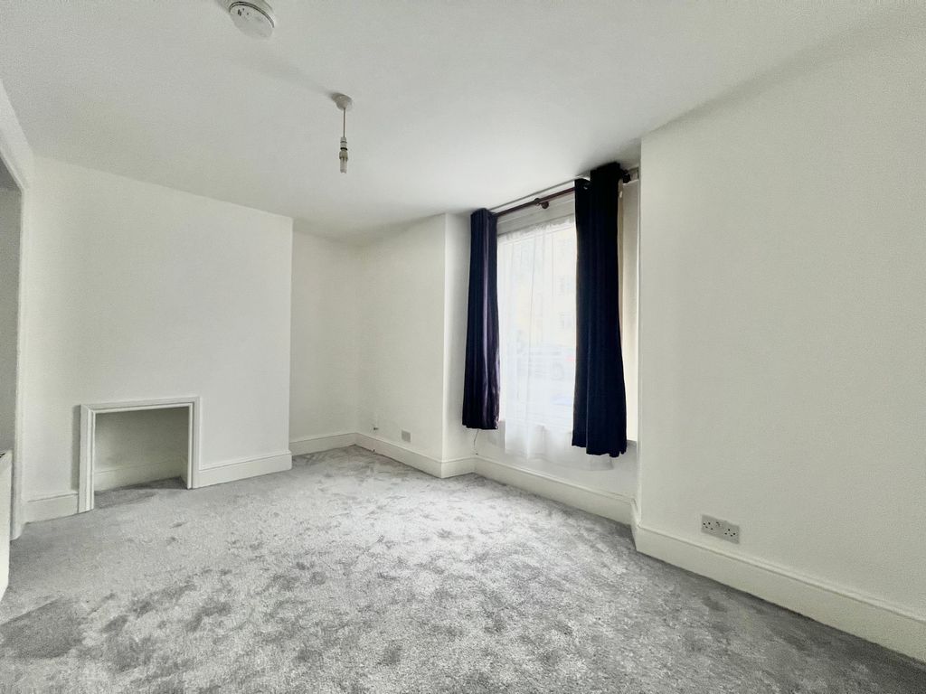 Property photo 2 of 4 Annex