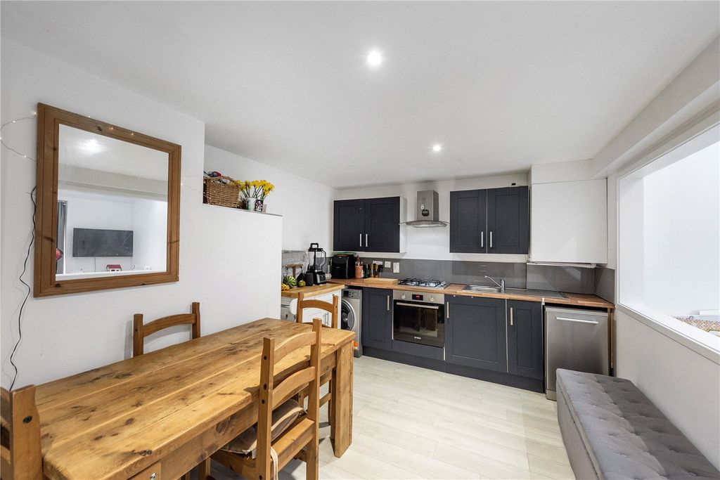 Property photo 2 of 16 Picture No. 05