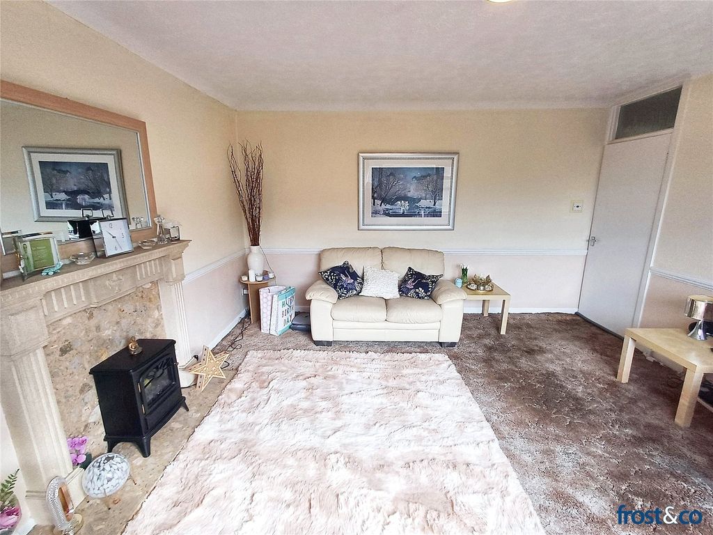 Property photo 3 of 11 Living Room