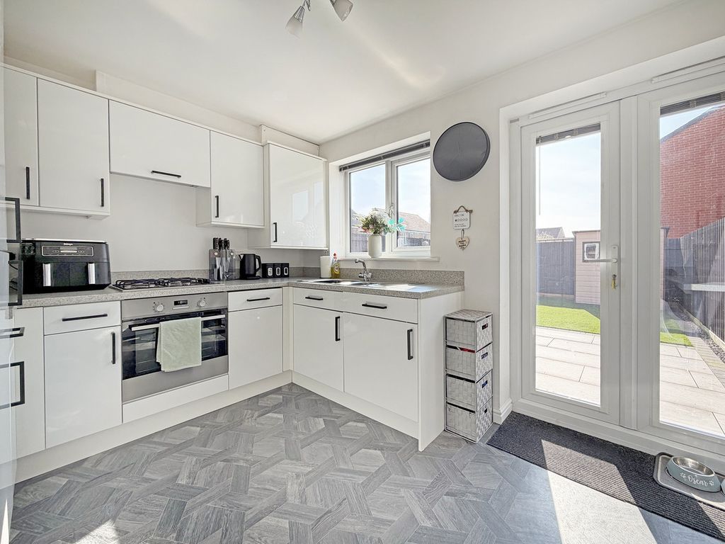 Property photo 3 of 36