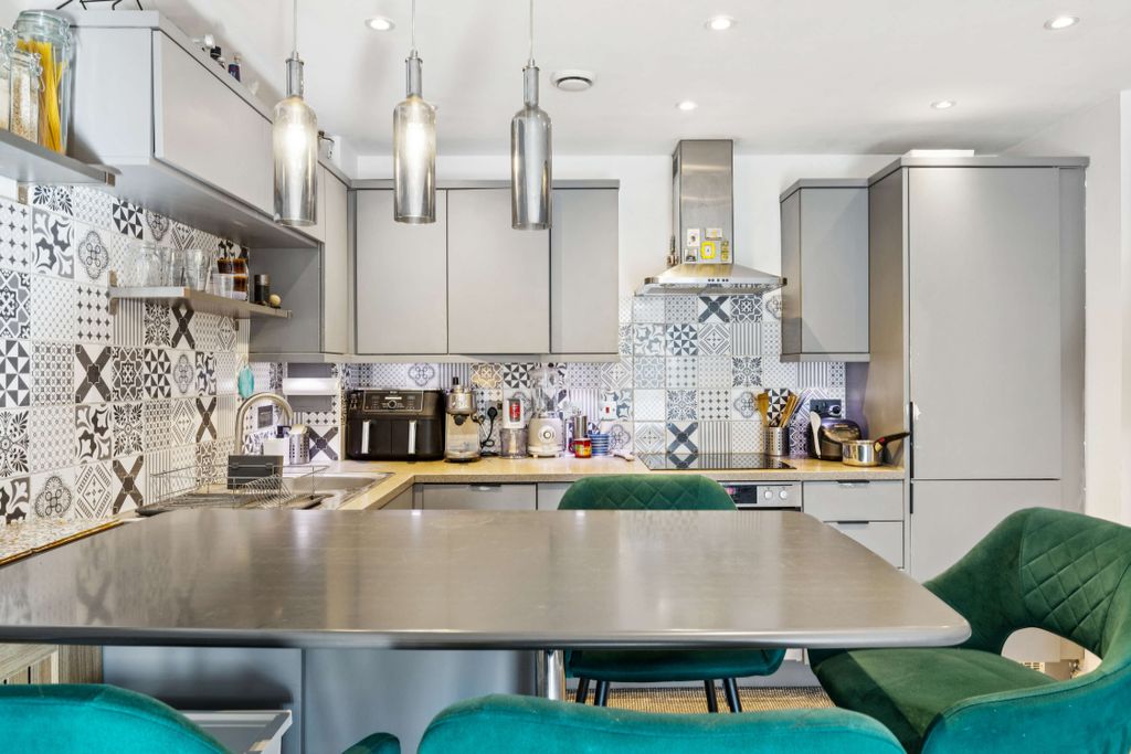 Property photo 3 of 11 4 (1).Jpg