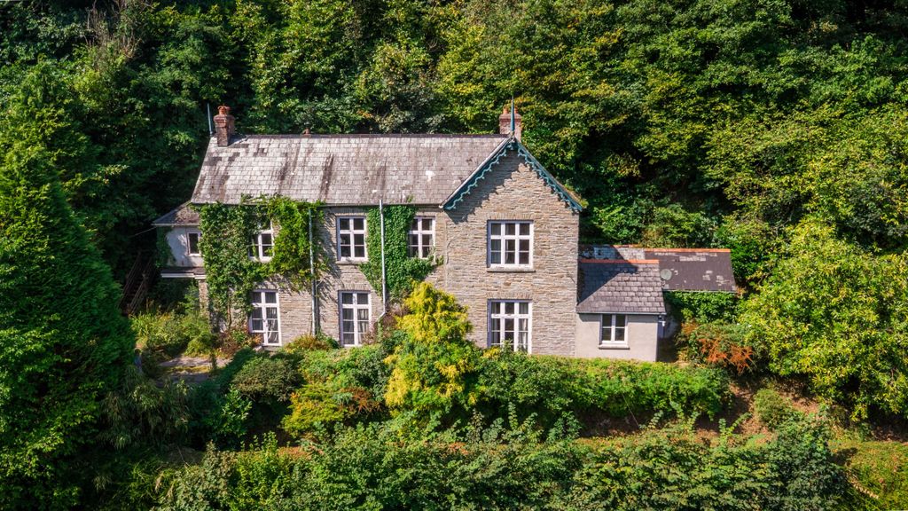 Property photo 1 of 21