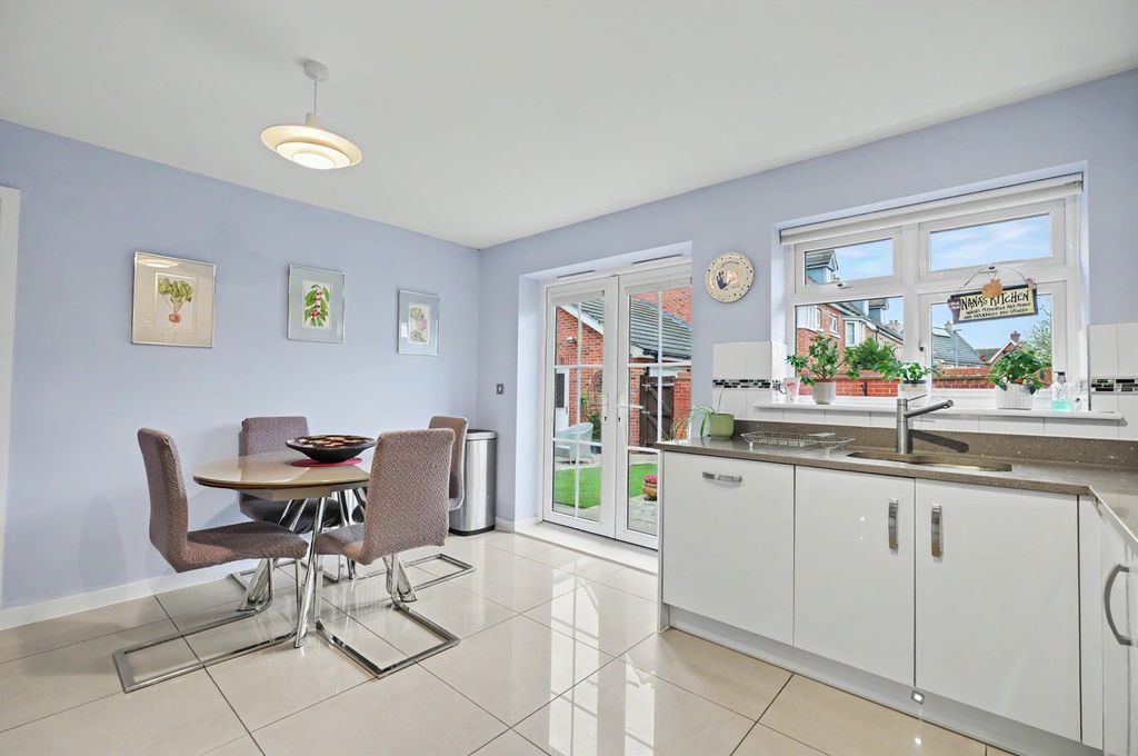 Property photo 3 of 22