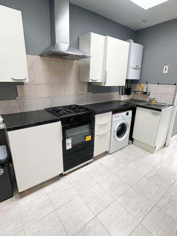 Property photo 3 of 25