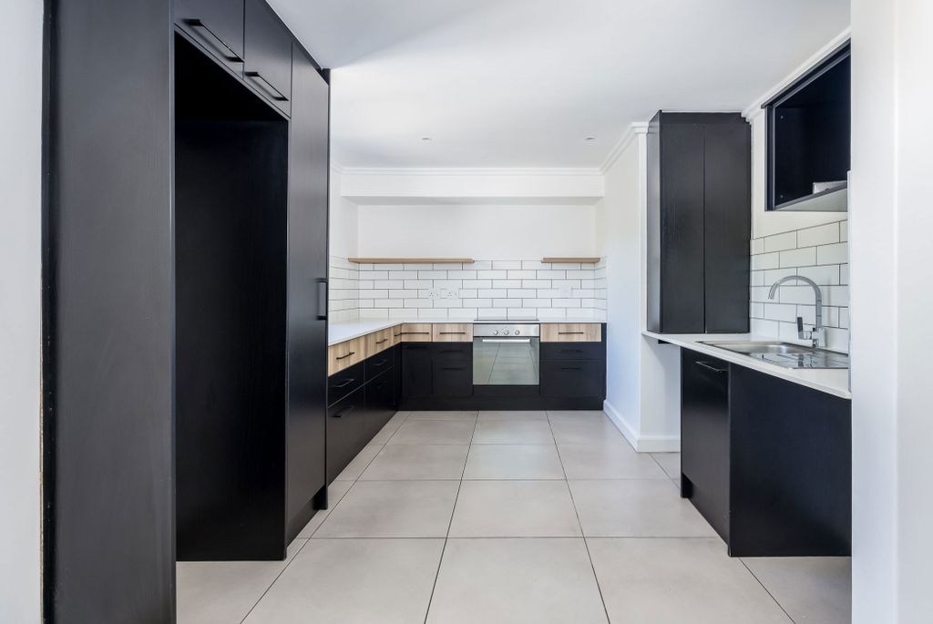 Property photo 2 of 13 Dbv1708860