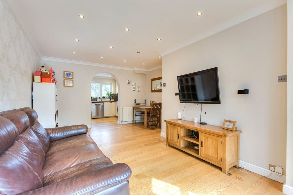 Property photo 2 of 9