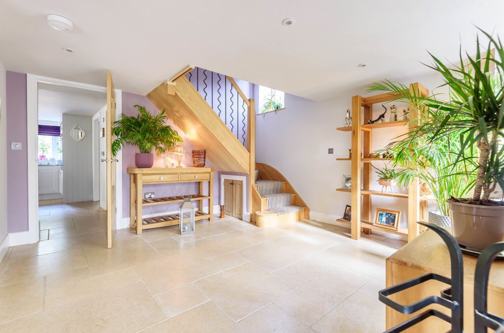 Property photo 3 of 30 915155 (2).Jpg